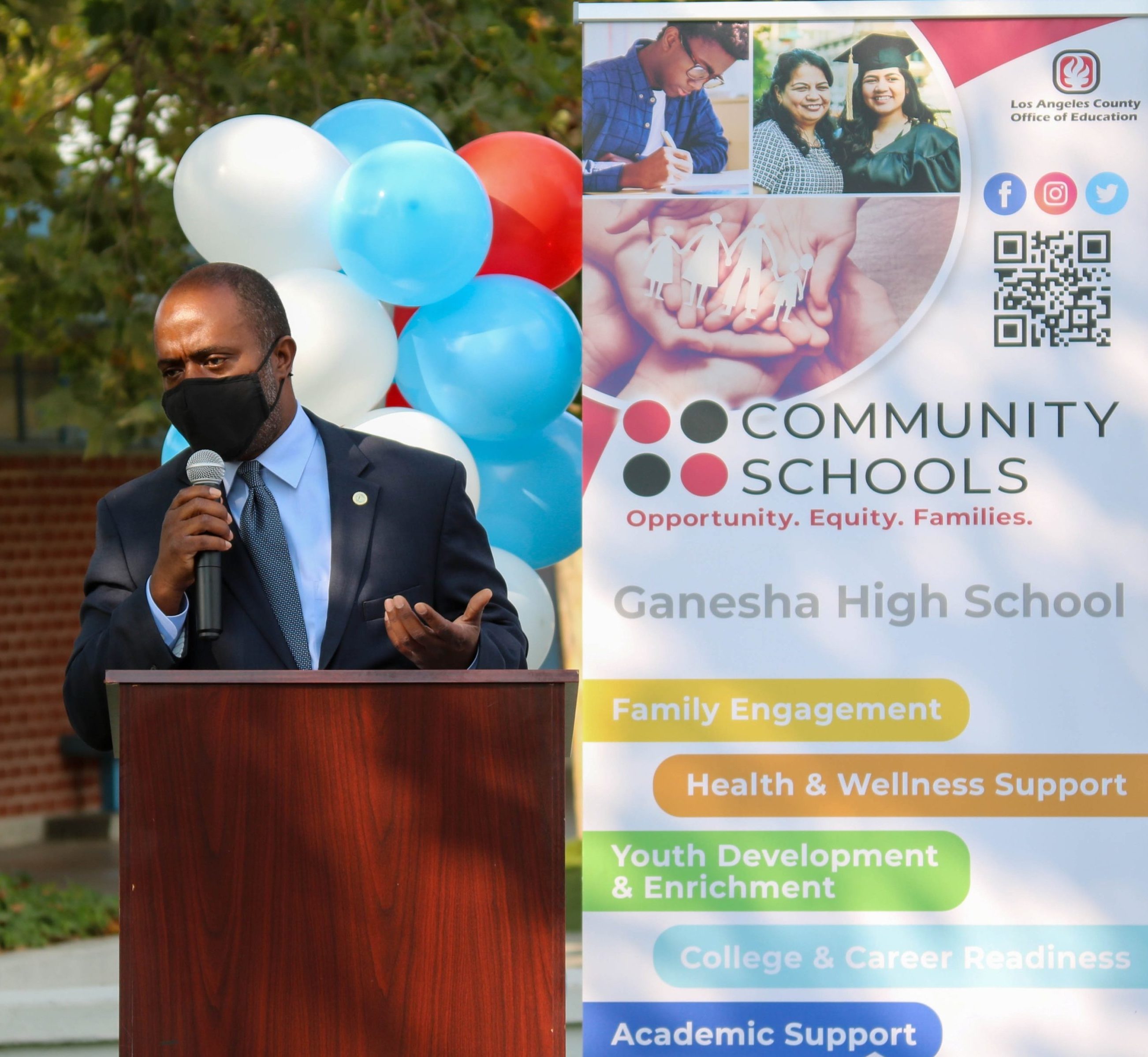 Tony Thurmond speaking at Ganesha High School