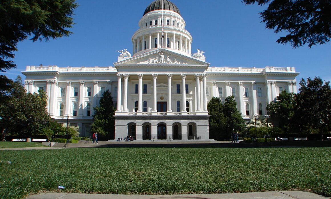 picture of the Capitol Building